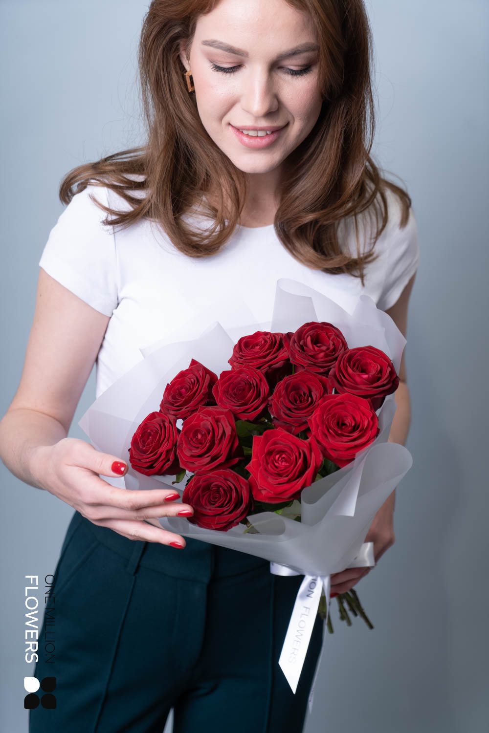 картинка Букет из 11 "Рэд Наоми" White 50 см от магазина Одежда+