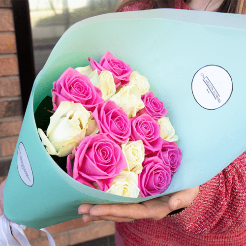 Букет из 15 "Аваланш Пинк" Blue - Розы 40 см.