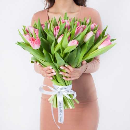 Букет из 51 тюльпана "Династия" (От 3 букетов)