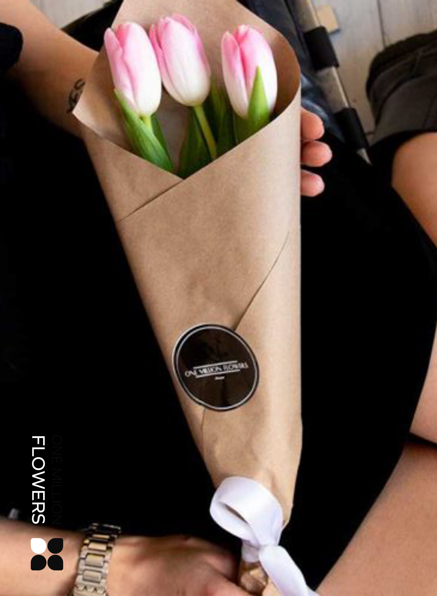 Букет из 3 тюльпанов "Династия" (От 30 букетов)