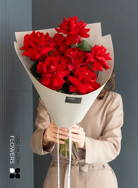 Букет из 7 французских роз "Фридом" Эквадор