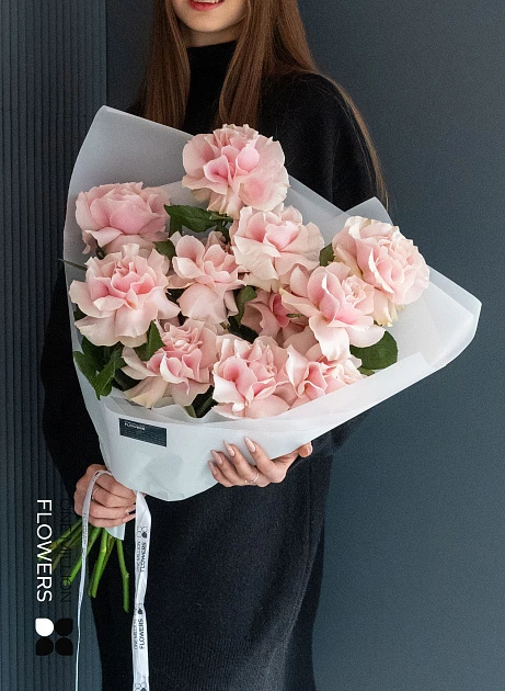Букет из 11 французских роз "Пинк Мондиаль" Эквадор