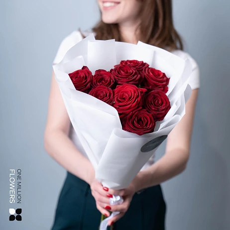 картинка Букет из 9 «Рэд Наоми» White от магазина Одежда+